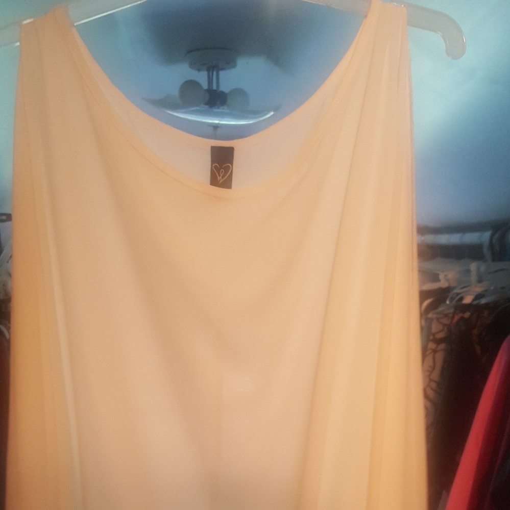 Cold shoulder slit top